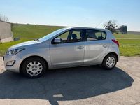Gebraucht Hyundai i20 86 PS (63 kW) 2013 Silber Kleinwagen