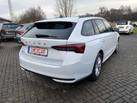 Neu Skoda Octavia Selection 150 PS (110 kW) 2025 Moon weiss metallic Kombi