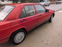 Gebraucht Mercedes 190 1984 Rot Limousine