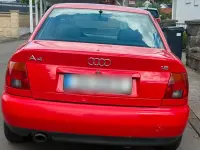 Gebraucht Audi A4 Basis 125 PS (91 kW) 1996 Rot Limousine