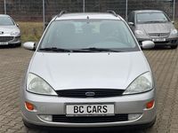 Gebraucht Ford Focus Ghia 116 PS (85 kW) 1999 Silber Kombi
