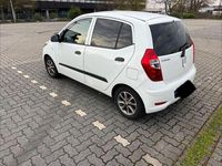 Gebraucht Hyundai i10 Classic 69 PS (50 kW) 2011 Weiß Kleinwagen