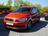 Gebraucht VW Touran Active 150 PS (110 kW) 2023 Rot Van / Kleinbus