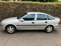 Gebraucht Opel Vectra 101 PS (74 kW) 1998 Silber Limousine
