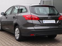 Gebraucht Ford Focus Ambiente 101 PS (74 kW) 2015 Grau Kombi