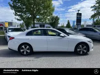 Gebraucht Mercedes C300e Avantgarde 204 PS (150 kW) 2023 Unilack polarweiß Limousine