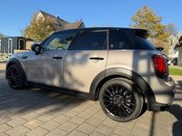 Używany Mini Cooper S 178 KM (130 kW) 2022 Beżowy Hatchback