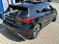 Gebraucht Ford Focus ST-Line 120 PS (88 kW) 2022 Obsidianschwarz metallic Limousine