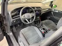 Gebraucht VW Touran Highline 150 PS (110 kW) 2023 Schwarz Van / Kleinbus