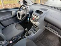 Gebraucht Toyota Aygo 68 PS (50 kW) 2005 Grau Kleinwagen