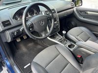 Gebraucht Mercedes A180 116 PS (85 kW) 2011 Blau Limousine