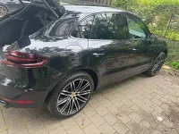 Gebraucht Porsche Macan Turbo Performance Package 441 PS (324 kW) 2017 Schwarz SUV