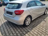 Gebraucht Mercedes A180 122 PS (89 kW) 2015 Silber Limousine