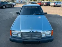 Gebraucht Mercedes E230 132 PS (97 kW) 1988 Blau Limousine