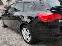 Gebraucht Opel Astra Design Edition 116 PS (85 kW) 2011 Schwarz Kombi