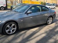 Gebraucht BMW 320 170 PS (125 kW) 2010 Grau Coupé