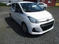 Gebraucht Hyundai i10 Select 67 PS (49 kW) 2017 Weiß Kleinwagen