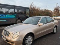 Gebraucht Mercedes E200 163 PS (119 kW) 2005 Gold Limousine