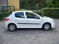 Gebraucht Peugeot 206+ 60 PS (44 kW) 2011 Weiß Kleinwagen