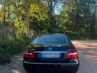 Gebraucht Mercedes E200 Avantgarde 136 PS (100 kW) 2010 Schwarz Limousine