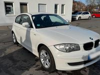Gebraucht BMW 116 122 PS (89 kW) 2011 Weiß Kleinwagen