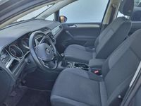 Gebraucht VW Touran Trendline 110 PS (80 kW) 2018 Uranograu Van / Kleinbus