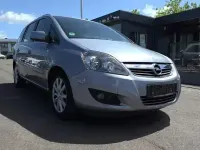 Gebraucht Opel Zafira Design Edition 140 PS (102 kW) 2011 Silber Van / Kleinbus