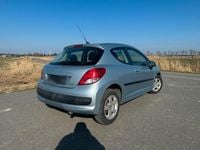 Gebraucht Peugeot 207 95 PS (69 kW) 2010 Silber Kleinwagen