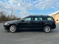 Gebraucht Volvo V70 Momentum 215 PS (158 kW) 2013 Schwarz Kombi