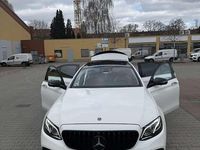 Gebraucht Mercedes E220 194 PS (142 kW) 2019 Weiß Limousine