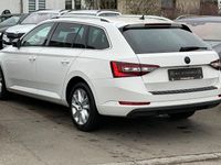 Gebraucht Skoda Superb Style 150 PS (110 kW) 2018 Weiß Kombi