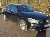 Gebraucht Mercedes A180 109 PS (80 kW) 2016 Schwarz Kleinwagen
