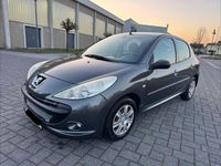 Gebraucht Peugeot 206+ Basis 68 PS (50 kW) 2011 Grau Kleinwagen
