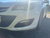 Gebraucht Opel Astra Selection 140 PS (102 kW) 2014 Weiß Kombi
