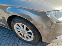 Gebraucht Audi A3 Attraction 105 PS (77 kW) 2013 Grau Limousine