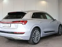 Gebraucht Audi e-tron 300 kW (408 PS) 2022 Silber SUV