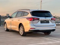 Używany Ford Focus 120 KM (88 kW) 2022 Srebrny Sedan/Limuzyna