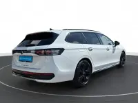 Gebraucht VW Passat R-line 150 PS (110 kW) 2025 Weiß Kombi