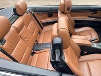 Gebraucht BMW 320 Cabriolet 184 PS (135 kW) 2011 Schwarz Cabrio