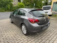 Gebraucht Opel Astra 140 PS (102 kW) 2011 Grau Limousine