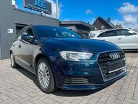 Gebraucht Audi A3 Sport 116 PS (85 kW) 2018 Blau Limousine
