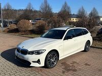 Gebraucht BMW 330e Sport Line 292 PS (214 kW) 2021 Weiß Kombi