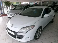 Gebraucht Renault Mégane Coupé Dynamique 106 PS (77 kW) 2011 Weiß Coupé