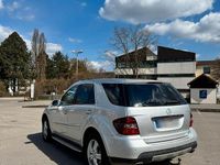 Gebraucht Mercedes ML320 224 PS (164 kW) 2007 Silber SUV