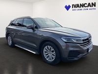 Gebraucht VW Touareg Basis 231 PS (169 kW) 2018 Siliziumgrau metallic SUV