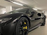 Neu Ferrari 296 831 PS (611 kW) 2025 Schwarz Cabrio