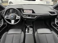 gebraucht BMW 118 i Sport Line Aut. LED PDC LC+ Tempo Shz 17"LM