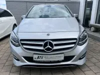 Gebraucht Mercedes B180 Business 122 PS (89 kW) 2018 Silber Van / Kleinbus