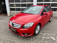 Gebraucht Mercedes B200 136 PS (100 kW) 2013 Rot Van / Kleinbus