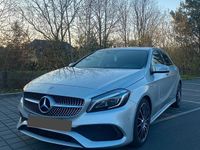 Gebraucht Mercedes A180 AMG line 122 PS (89 kW) 2018 Silber Limousine